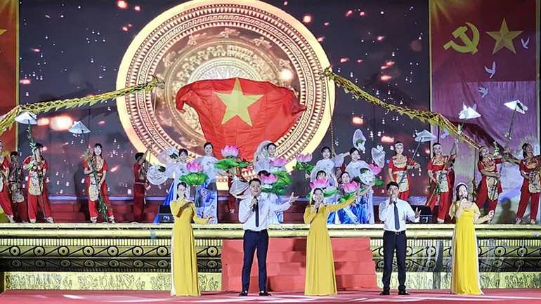 تم عرض عرض rong-tien.jpg