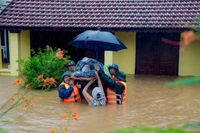 Trong những ngày qua, mưa lũ gây thiệt hại nặng nề cho thành phố Huế. (Ảnh: CTV)