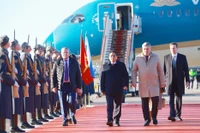 Lễ đón chính thức Thủ tướng Phạm Minh Chính thăm Liên bang Nga được tổ chức trang trọng tại Sân bay quốc tế Vnukovo 2, do Thứ trưởng Bộ Ngoại giao Liên bang Nga Rudenko Andrey Yurevych chủ trì. Ảnh: Dương Giang/TTXVN
