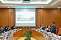 Quang cảnh cuộc họp. 