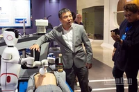 Robot chăm sóc sức khỏe của một doanh nghiệp sản xuất robot tại tỉnh Hồ Nam, Trung Quốc. (Ảnh: HỒ QUÂN)