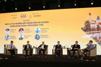 Các chuyên gia trao đổi tại Hội thảo. (Ảnh: PV) 