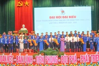 Lãnh đạo tỉnh Vĩnh Long chúc mừng Ban Chấp hành mới nhiệm kỳ 2025-2030. 