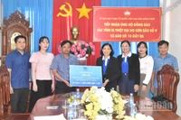 Tập đoàn Vĩnh Hoàn ủng hộ 1 tỷ đồng khắc phục hậu quả do bão, lũ gây ra.