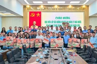 Tham quan, trao đổi kinh nghiệm chuyển đổi số tại Báo Nhân Dân
