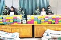 Hai đối tượng vận chuyển 500 kg ma túy bị Bộ đội Biên phòng tỉnh Quảng Trị bắt giữ.