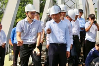 Lãnh đạo Bộ Xây dựng và Ủy ban nhân dân tỉnh Đồng Nai kiểm tra hiện trường, chỉ đạo khắc phục sự cố.