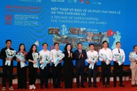 Các đại biểu trong nước và quốc tế tham gia hội thảo.