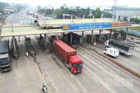 Trạm thu phí T1 trên Quốc lộ 51 đã ngưng thu phí từ năm 2023, nhưng đến nay vẫn chưa được tháo dỡ.