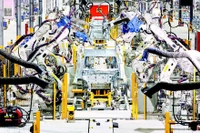 Hơn 18.000 xe ô-tô điện đã được sản xuất tại nhà máy sản xuất ô-tô điện VinFast (Vũng Áng).