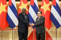 Chủ tịch Quốc hội Trần Thanh Mẫn và Chủ tịch Quốc hội Chính quyền nhân dân, Chủ tịch Hội đồng Nhà nước Cộng hòa Cuba Esteban Lazo Hernandez.