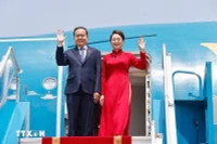 Chủ tịch Quốc hội Trần Thanh Mẫn và Phu nhân rời Hà Nội, lên đường tham dự AIPA-46 và thăm chính thức Malaysia. (Ảnh: Doãn Tấn/TTXVN)
