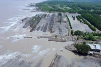 Khu vực cửa biển Bồ Đề (ấp Chợ Thủ B, xã Tân Ân, tỉnh Cà Mau) bị sạt lở nghiêm trọng.