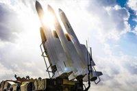 Hệ thống tên lửa phòng không Sevvom-e Khordad. (Ảnh tư liệu-minh họa: IRNA/TTXVN)