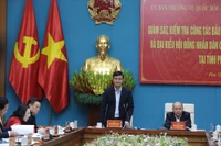 Đồng chí Bùi Quang Huy phát biểu tại buổi làm việc với Ủy ban bầu cử tỉnh Phú Thọ.