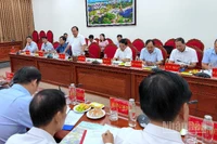 Quang cảnh cuộc họp giữa Ủy ban nhân dân tỉnh Cà Mau và Đại học Kinh tế Thành phố Hồ Chí Minh.