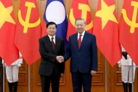 Tổng Bí thư Tô Lâm với Tổng Bí thư, Chủ tịch nước Lào Thongloun Sisoulith tại Trụ sở Trung ương Đảng. (Ảnh: ĐĂNG KHOA)