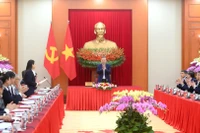 Tổng Bí thư Tô Lâm chủ trì làm việc với các Tổ Biên tập về tổng kết 100 năm Đảng lãnh đạo cách mạng Việt Nam và 40 năm thực hiện Cương lĩnh xây dựng đất nước trong thời kỳ quá độ lên Chủ nghĩa xã hội. (Ảnh: ĐĂNG KHOA)