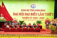 Đoàn Chủ tịch Đại hội.