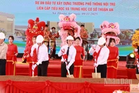 Phó Thủ tướng Chính phủ Hồ Đức Phớc dự Lễ khởi công xây dựng Trường phổ thông nội trú liên cấp tiểu học và trung học cơ sở Thuận An, xã Thuận An, tỉnh Lâm Đồng.