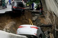 Hiện trường tại vị trí sạt lở trên đường Nguyễn Công Trứ, chiều 3/12.