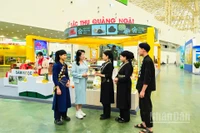 Không gian trưng bày, giới thiệu, quảng bá văn hóa, du lịch, ẩm thực tỉnh Quảng Ngãi được tổ chức khá công phu, nhằm giới thiệu, quảng bá hình ảnh, tiềm năng, thế mạnh về đầu tư, thương mại và du lịch của tỉnh đến với các địa phương, doanh nghiệp, nhà đầu tư trong và ngoài nước.