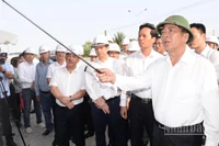 Bộ trưởng Xây dựng Trần Hồng Minh kiểm tra tiến độ Dự án mở rộng cao tốc Thành phố Hồ Chí Minh-Trung Lương-Mỹ Thuận.