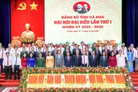 Ban Chấp hành Đảng bộ tỉnh Cà Mau nhiệm kỳ 2020-2025 chụp ảnh lưu niệm tại phiên trù bị.