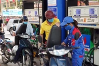 Các cửa hàng bán lẻ xăng dầu được yêu cầu chấp hành đúng quy định trong kinh doanh.