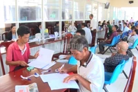 Cán bộ, công chức bộ phận một cửa huyện Thới Lai, thành phố Cần Thơ.