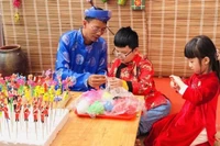 Xã Phượng Dực là nơi có làng nghề nặn tò he nổi tiếng.