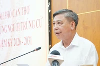 Đồng chí Đồng Văn Thanh, Ủy viên Trung ương Đảng, Phó Bí thư Thường trực Thành ủy, Chủ tịch Hội đồng nhân dân thành phố Cần Thơ, Chủ tịch Ủy ban Bầu cử thành phố, phát biểu tại hội nghị.