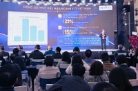 Các chuyên gia trao đổi tại Hội nghị.