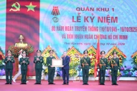 Tổng Bí thư Tô Lâm trao Huân chương Hồ Chí Minh tặng Lực lượng vũ trang Quân khu 1.