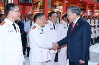 Tổng Bí thư Tô Lâm với các đại biểu dự Đại hội đại biểu Đảng bộ Công an Trung ương lần thứ VIII, nhiệm kỳ 2025-2030. 