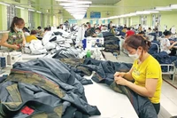 Sản xuất hàng may mặc xuất khẩu tại Tổng công ty cổ phần Dệt may Nam Định.