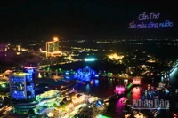 Quang cảnh Lễ hội Văn hóa Sông nước Cần Thơ nhìn từ trên cao.