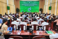 Quang cảnh diễn đàn.