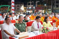 Đại biểu tham gia lễ khai mạc