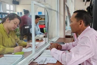 Trung tâm Dịch vụ việc làm Hậu Giang, thành phố Cần Thơ tiếp nhận lao động đăng ký việc làm.