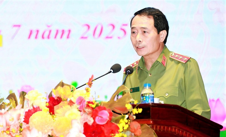 Thượng tướng Lê Quốc Hùng, Ủy viên Trung ương Đảng, Thứ trưởng Công an phát biểu chỉ đạo Đại hội. images2028188-dg.jpg