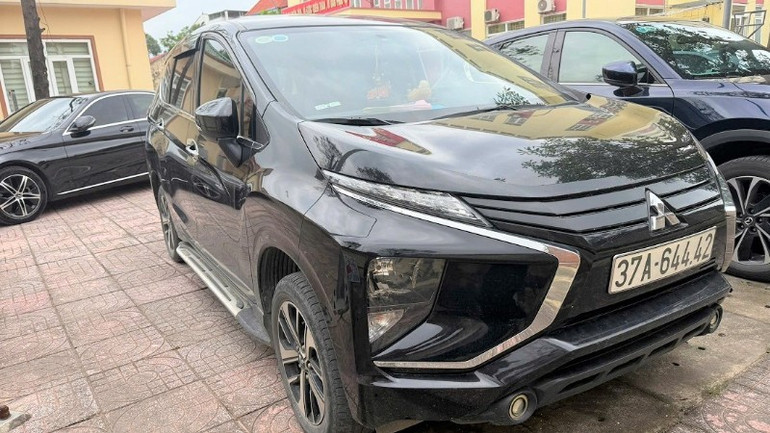 Xe ô-tô Lê Thành Công điều khiển. (Ảnh: CÔNG AN NGHỆ AN) images2049973-1-1-1084.jpg