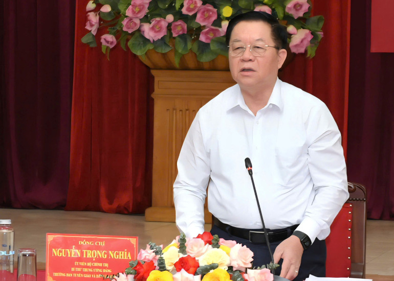 Đồng chí Nguyễn Trọng Nghĩa phát biểu kết luận tại buổi làm việc. z6810620923216-fe56cd324b52c6ad62f91cbfea68a924.jpg