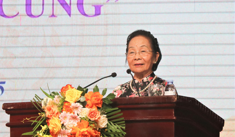 Đồng chí Nguyễn Thị Doan, nguyên Ủy viên Trung ương Đảng, nguyên Phó Chủ tịch Nước, Chủ tịch Trung ương Hội Khuyến học Việt Nam phát biểu tại buổi lễ. img-8395.jpg