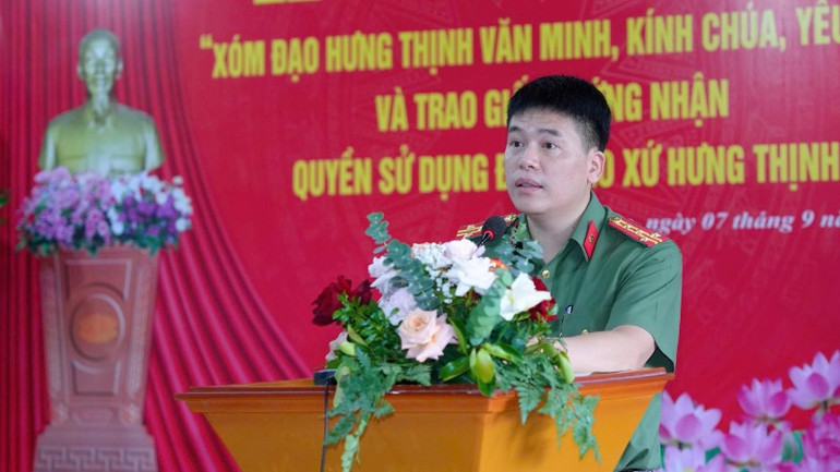 Đại tá Trần Hồng Quang, Phó Giám đốc Công an tỉnh Nghệ An phát biểu tại buổi lễ. z6989904550651-6d664aa268ebdca90dce1c4ea1b35736-1439.jpg