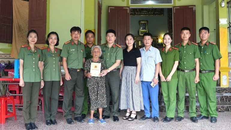 Mẹ Việt Nam Anh hùng Nguyễn Thị Năm có 2 con trai là liệt sĩ, hy sinh anh dũng trong kháng chiến chống đế quốc Mỹ, cứu nước. (Ảnh: CÔNG AN NGHỆ AN) images2046957-1-1-9496-2726.jpg