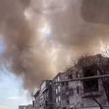 Khói bốc lên sau các vụ không kích của lực lượng Mỹ-Israel nhằm vào các mục tiêu ở Tehran, Iran. (Ảnh: ANI/TTXVN)