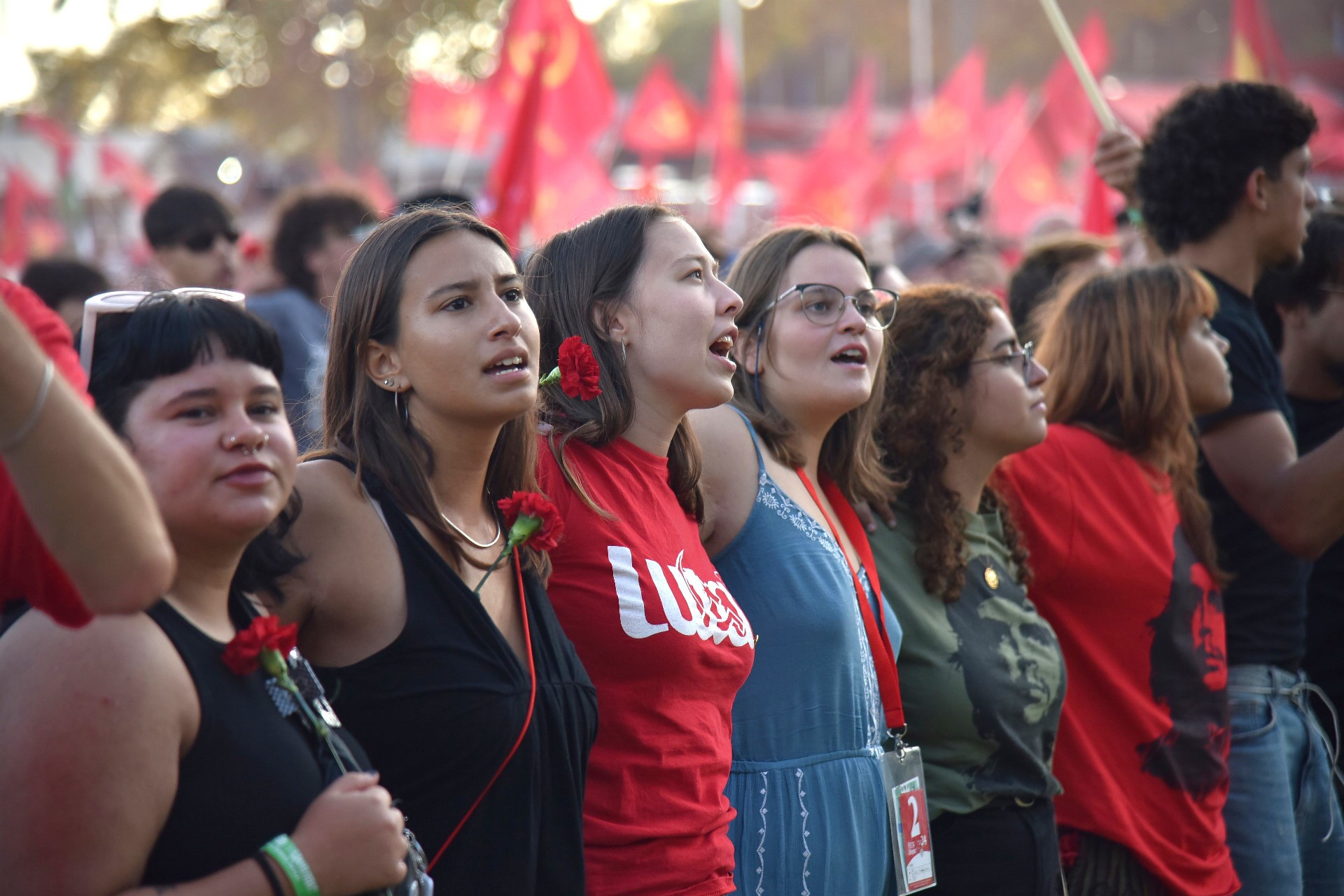 Sự tham gia của hàng vạn thanh niên và sinh viên Bồ Đào Nha tại hội báo là minh chứng cho sự ủng hộ mãnh mẽ đối với Đảng Cộng sản Bồ Đào Nha, là dịp để thế hệ trẻ thể hiện quyết tâm đóng góp vào việc xây dựng một tương lai tốt đẹp hơn.