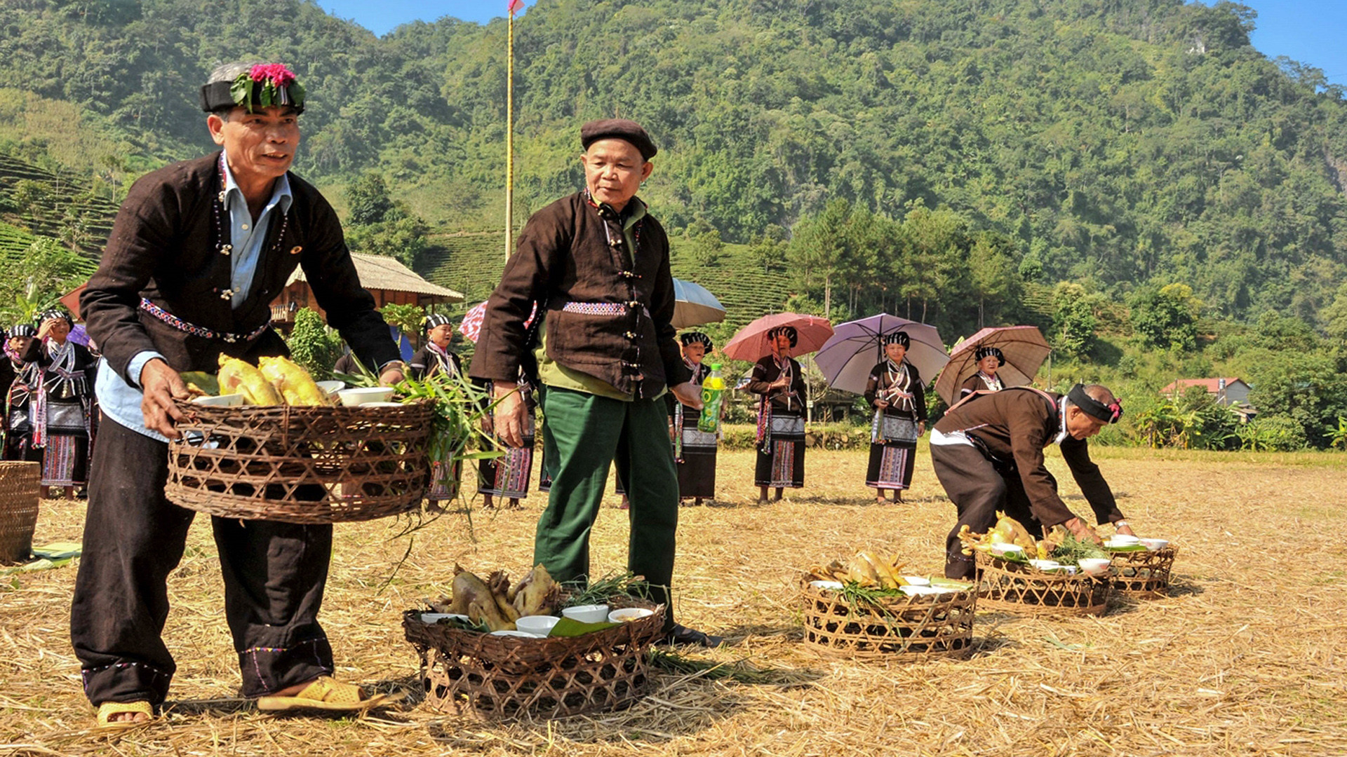 Nghi lễ trên thường diễn ra vào thời điểm chuẩn bị cho mùa vụ mới. Nghi lễ trên thường diễn ra vào thời điểm chuẩn bị cho mùa vụ mới.