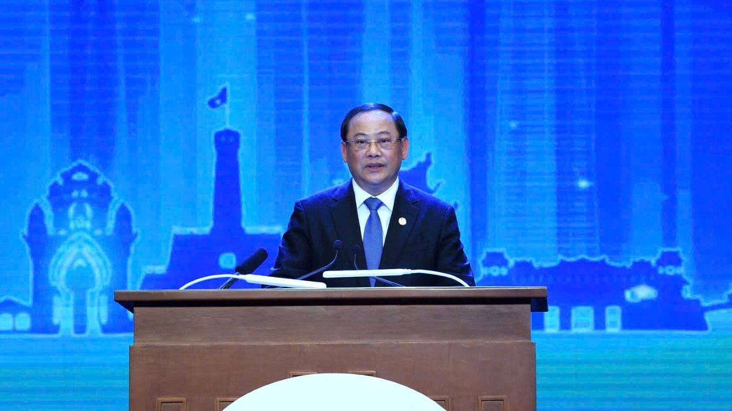 Thủ tướng Lào Sonexay Siphandone phát biểu tại phiên khai mạc Hội nghị. Thủ tướng Lào Sonexay Siphandone phát biểu tại phiên khai mạc Hội nghị.